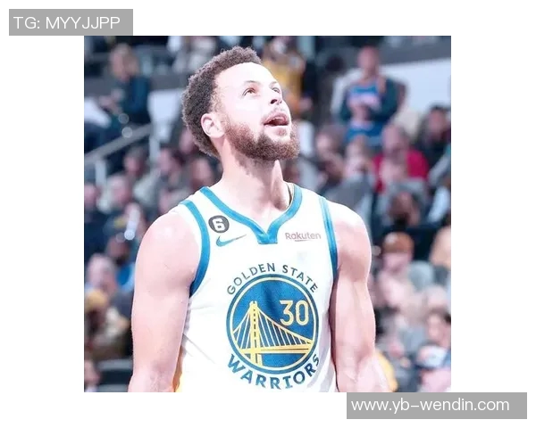 库里强调团队合作与个人自信是胜利关键持续保持攻防强度助力球队成功